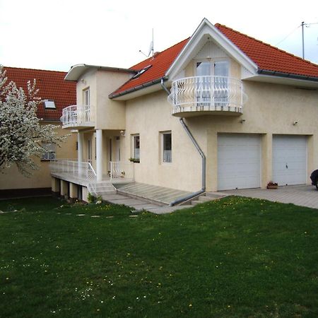 Janko Apartman Hotel Siófok Eksteriør billede