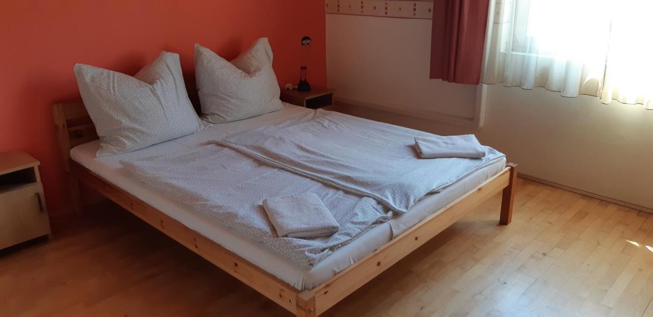 Janko Apartman Hotel Siófok Eksteriør billede