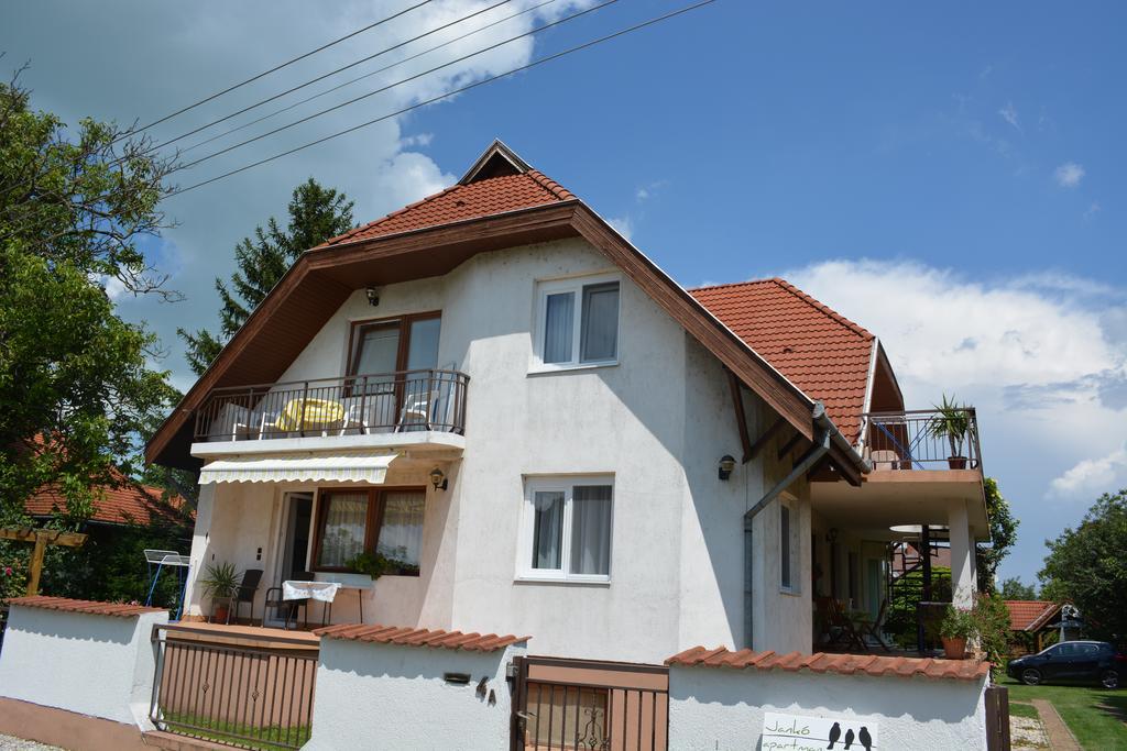 Janko Apartman Hotel Siófok Eksteriør billede
